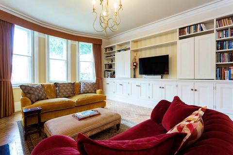 3 bedroom flat for sale, Castelnau, Barnes, London, SW13
