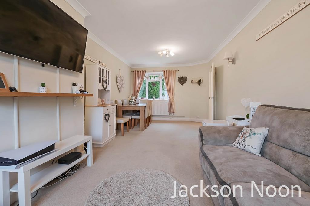 Stanton Close, Ewell, KT19 2 bed for sale £345,000
