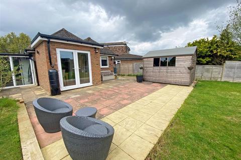 2 bedroom detached bungalow for sale, Hawks Town Gardens, Hailsham