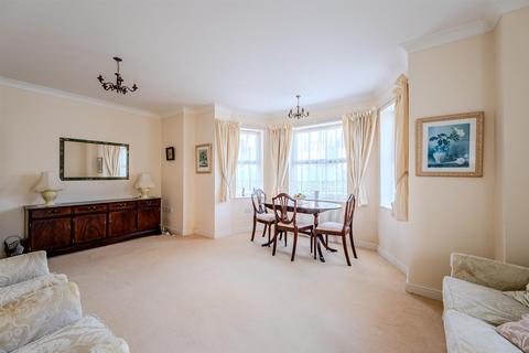 2 bedroom flat for sale, The Goffs, Eastbourne