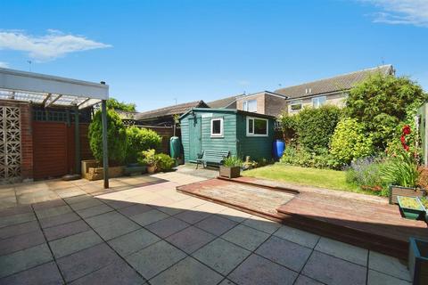 2 bedroom semi-detached bungalow for sale, Thorndale, Hull