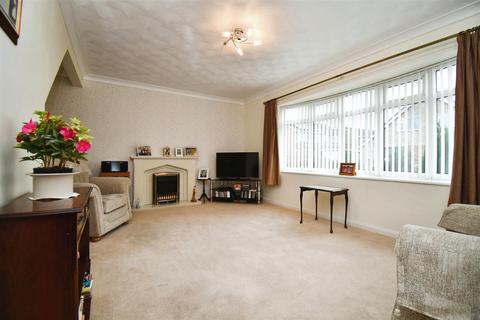 2 bedroom semi-detached bungalow for sale, Thorndale, Hull