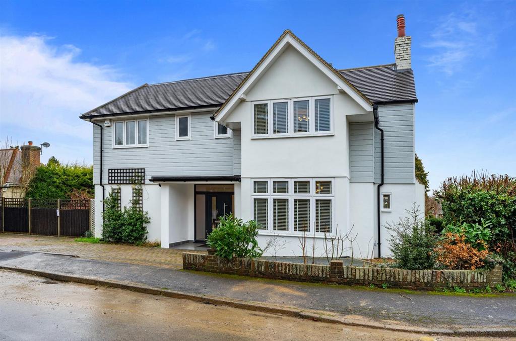 Eglise Road, Warlingham 4 bed semidetached house for sale £850,000