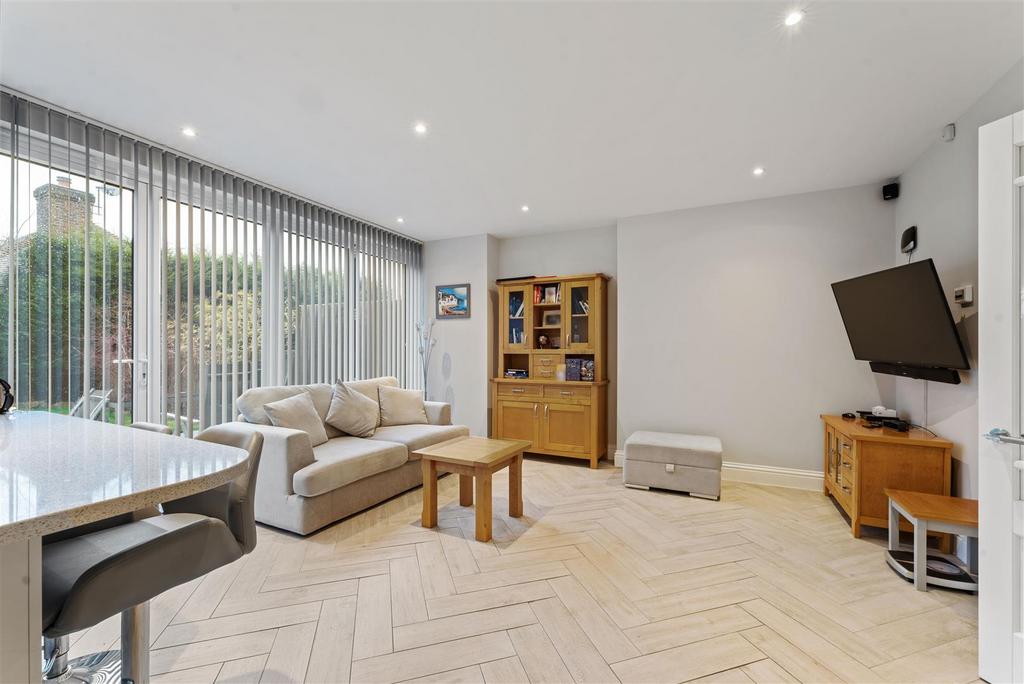 Eglise Road, Warlingham 4 bed semidetached house for sale £850,000