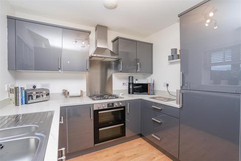 5 Burnhead Gardens, Carluke, ML8 4GX