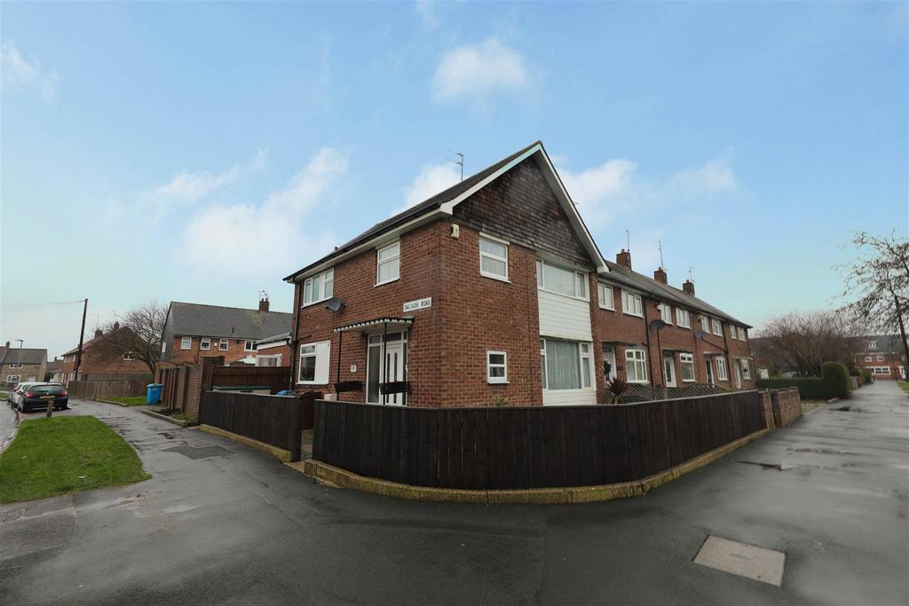 Saltash Road, Hull 3 bed end of terrace house for sale £165,000