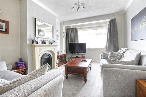 3 Colvin Gardens, Waltham Cross, EN8 8QZ