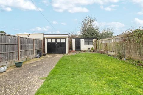3 Colvin Gardens, Waltham Cross, EN8 8QZ