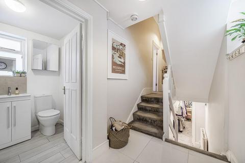 30a Raeburn Street, London, SW2 5QU