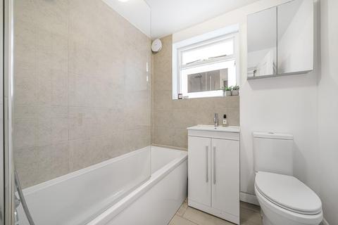 30a Raeburn Street, London, SW2 5QU