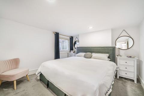 30a Raeburn Street, London, SW2 5QU