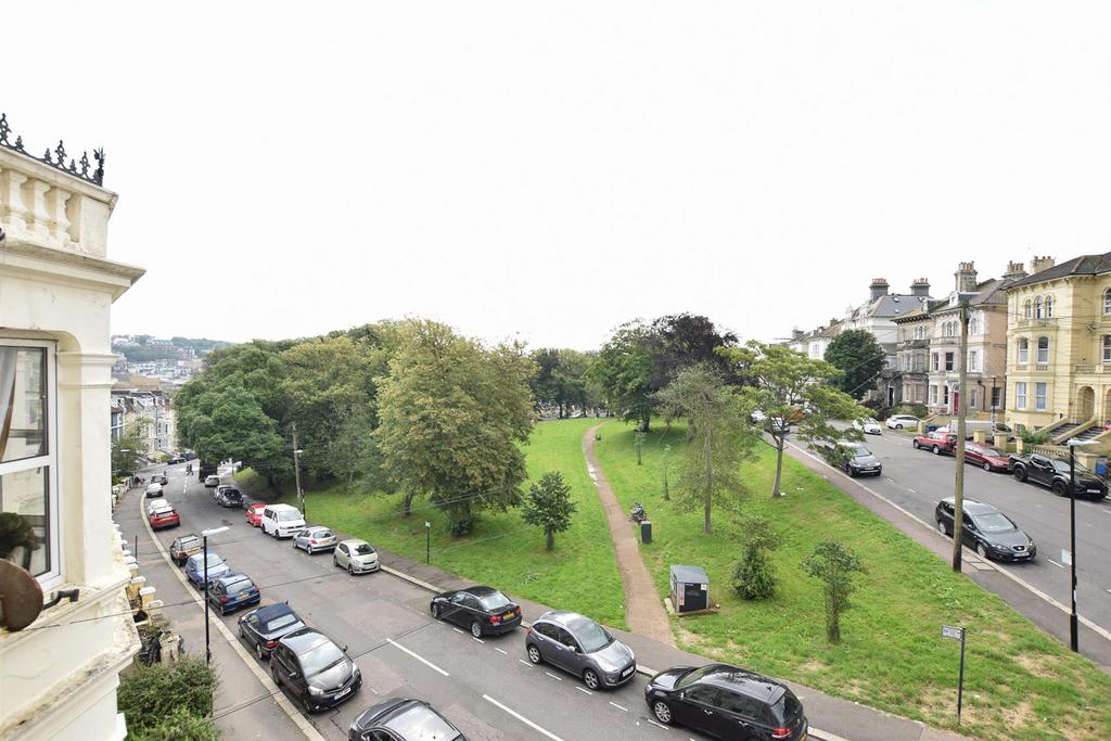 Cornwallis Gardens, Hastings 1 bed flat for sale £170,000
