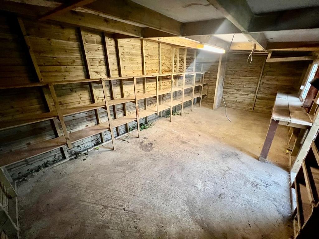 Shed.jpg