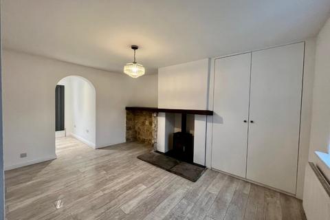 37 First Avenue, Dursley, GL11 4NW