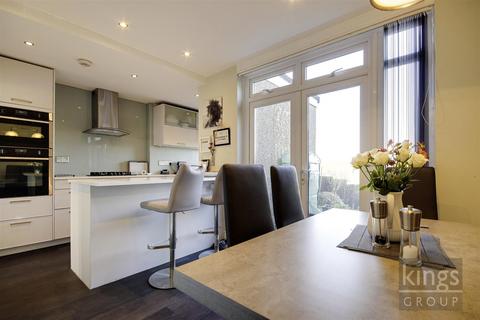 4 bedroom terraced house for sale - Waltham Way, London