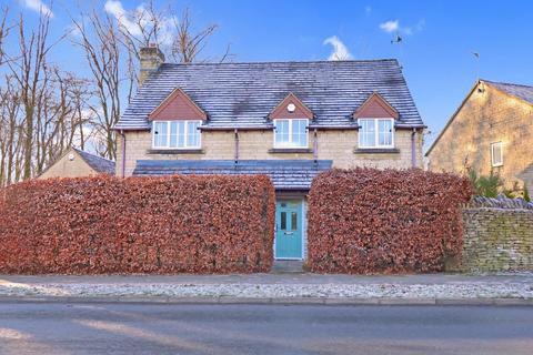 4 bedroom detached house for sale - Tanglewood Way, Chalford