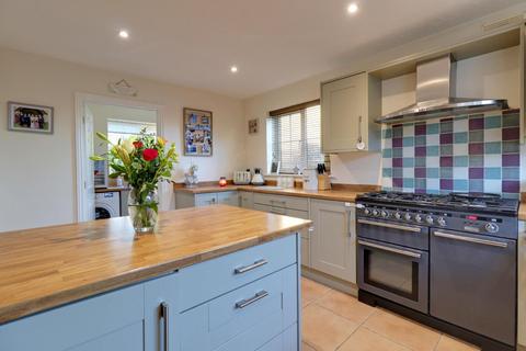 4 bedroom detached house for sale, Tanglewood Way, Chalford