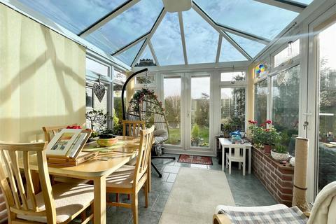 8 Barn Close, Upton, Poole, BH16 5RX