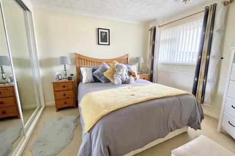 8 Barn Close, Upton, Poole, BH16 5RX