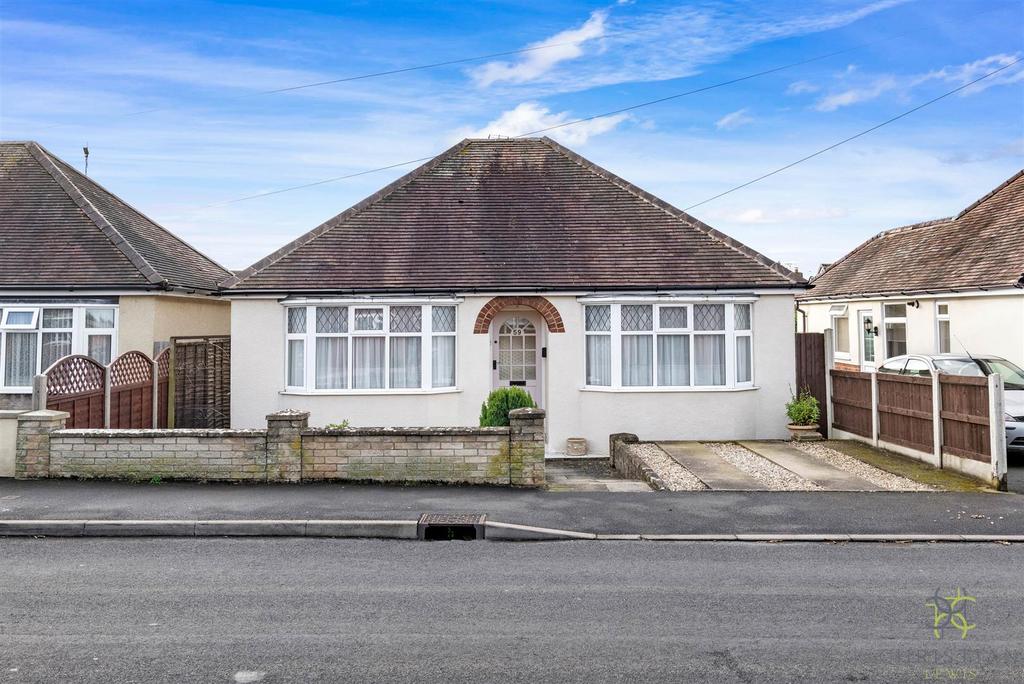 Badsey Lane, Evesham WR11 2 bed detached bungalow for sale £285,000