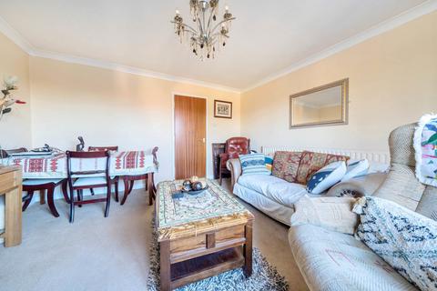 2 bedroom flat for sale, North Park Avenue, Roundhay, Leeds, LS8