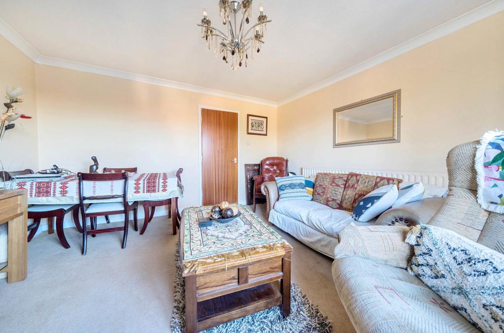 Living Room/Dining