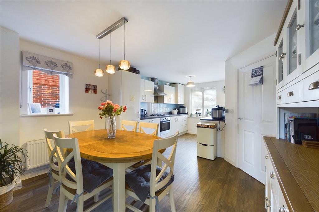 Kitchen/Dining