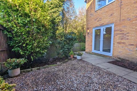 23 Beeches Hollow, Sheffield, S2 3QY