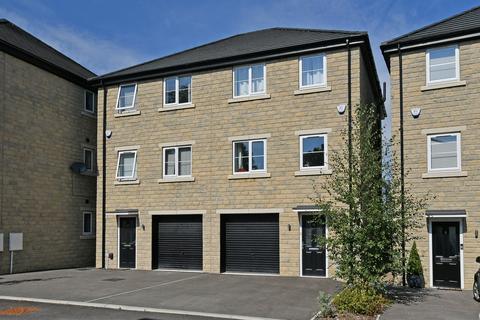 3 bedroom townhouse for sale, Gratton Place, Chesterfield, Derbyshire, S41 7FF