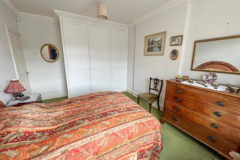 102 Baslow Road, Sheffield, S17 4DQ