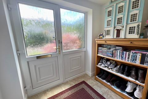 4 Five Trees Avenue, Sheffield, S17 3LW