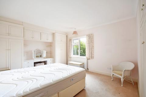 37 Rushley Drive, Sheffield, S17 3EL