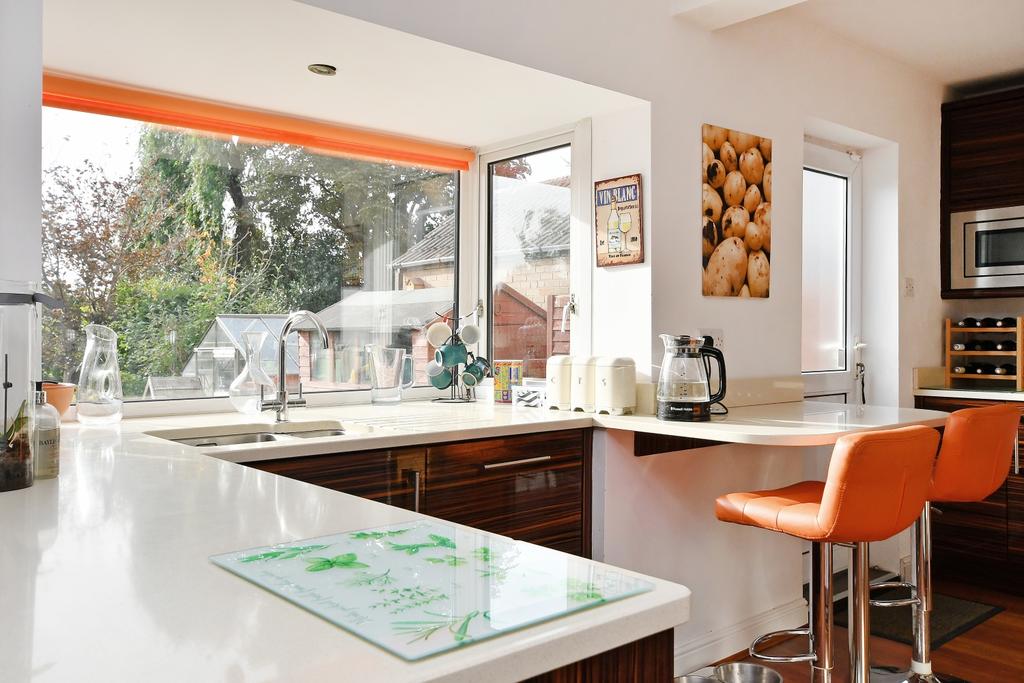 Breakfasting Kitchen