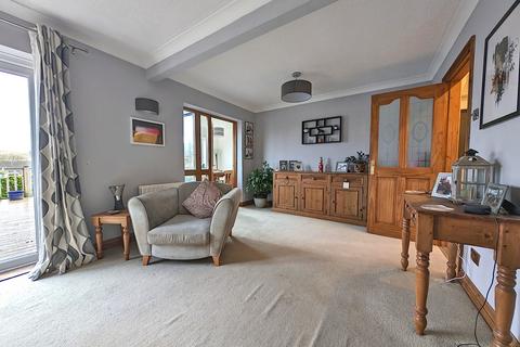 43 Everard Avenue, Sheffield, S17 4LY