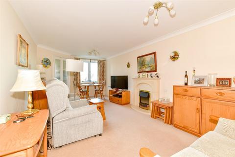 2 bedroom flat for sale, Kings Road, Horsham, West Sussex
