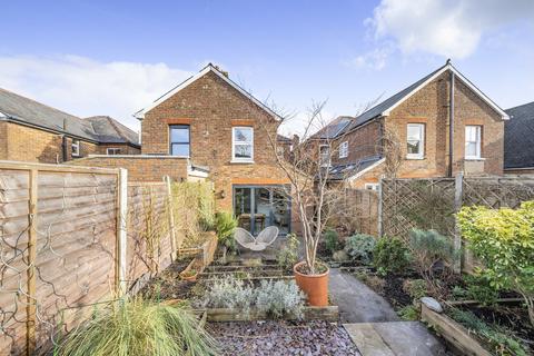5 Agraria Road, Guildford, GU2 4LE