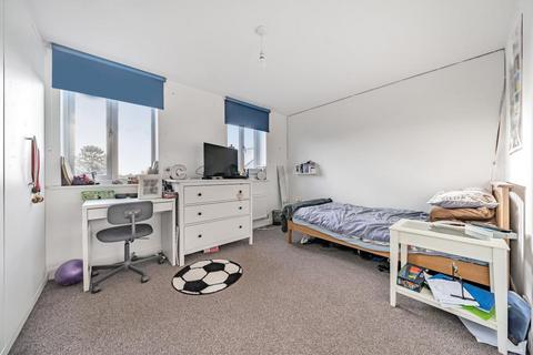 34 Empire Drive, Carterton, OX18 1BY