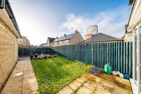 34 Empire Drive, Carterton, OX18 1BY