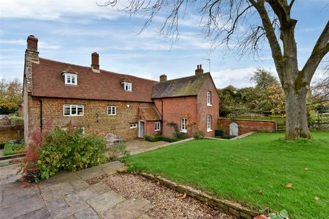 6 bedroom detached house to rent - Stockwell Lane, Hellidon, Daventry, Northamptonshire, NN11