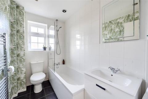 9 Field End, Farnham, GU9 9HZ