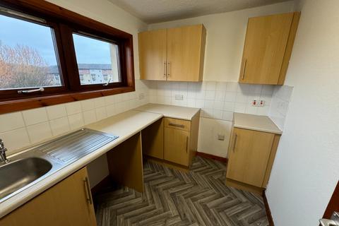 3 bedroom flat to rent, Red Admiral Court, Whitfield, Dundee, DD4