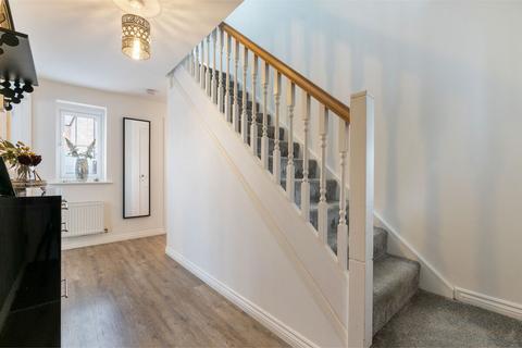 2 Bradgate Close, Narborough, Leicester, LE19 3EG