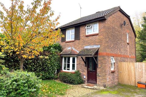 3 bedroom semi-detached house to rent, Rye Close, Swindon SN5