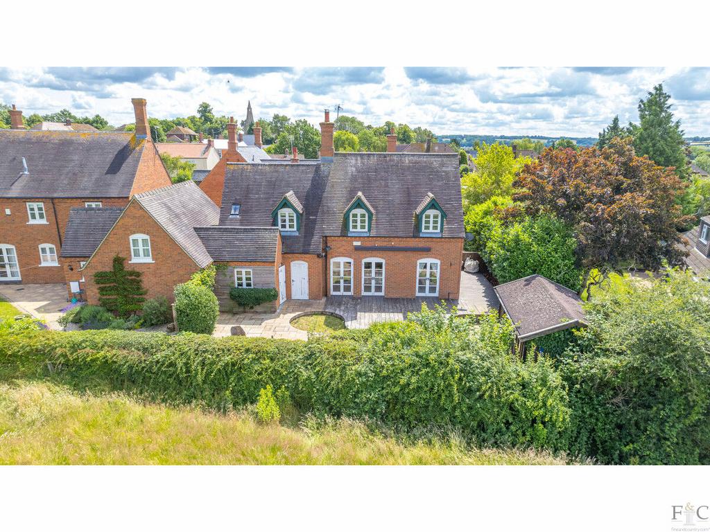 Great Easton LE16 5 bed detached house for sale £595,000