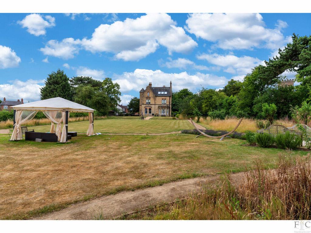 Enderby LE19 6 bed detached house for sale £1,100,000