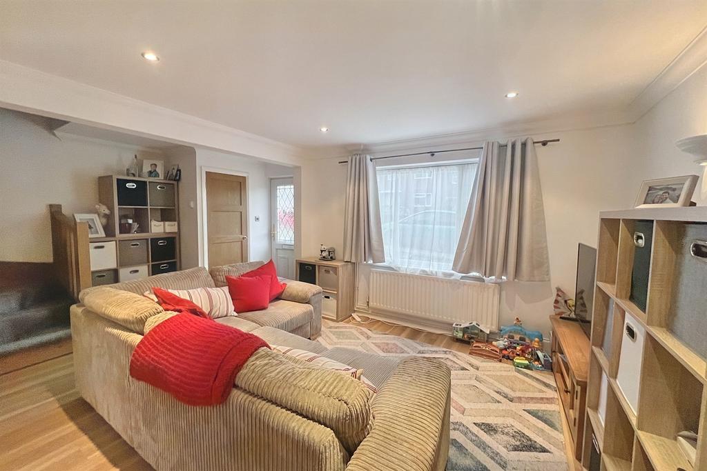 Bere Regis 3 bed end of terrace house for sale £290,000