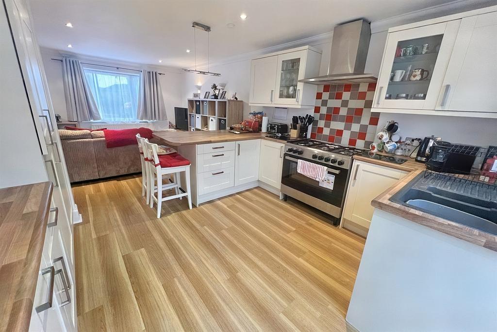 Bere Regis 3 bed end of terrace house for sale £290,000