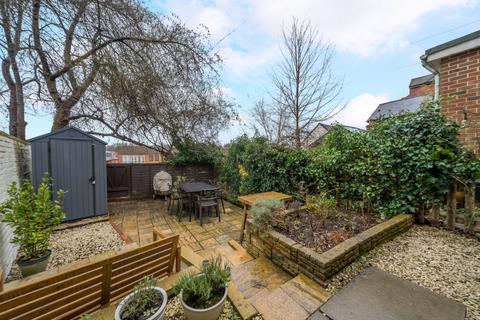 28 Lower Street, Haslemere, GU27 2NX