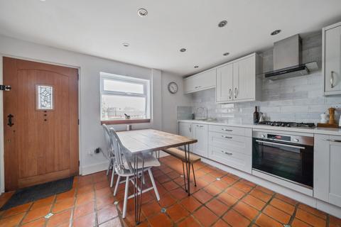 28 Lower Street, Haslemere, GU27 2NX