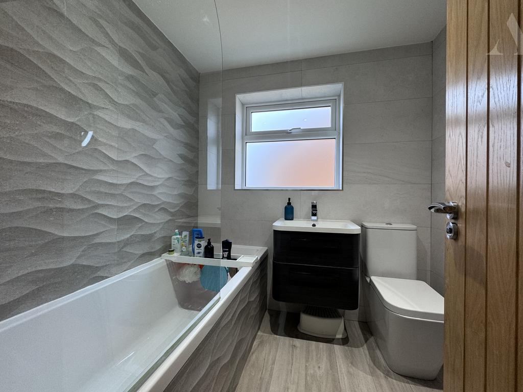 81 Arlescote Road Bathroom x 2